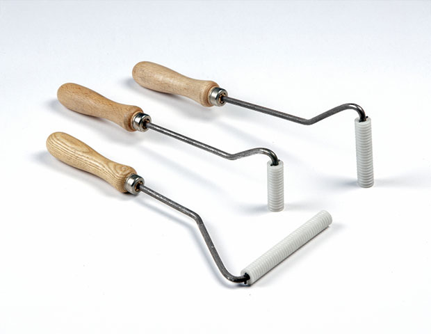 Iron, Teflon and aluminum rollers of different sizes